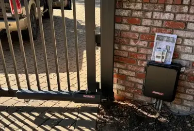 Modern driveway gate in Sausalito